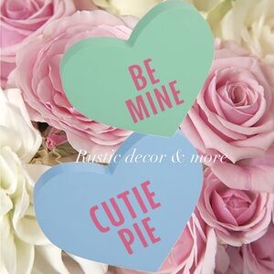 💕 Conversational Hearts Valentine's Day Tabletop Decor